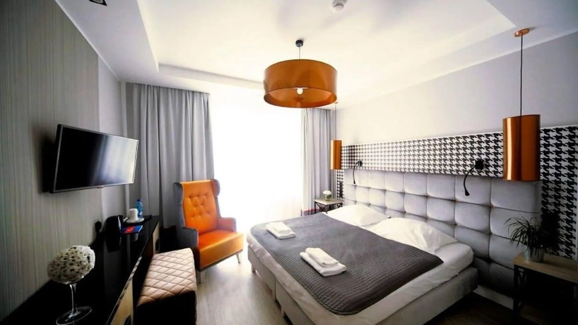 Hotel Pomaranczowa Plaza Sopot 3*,