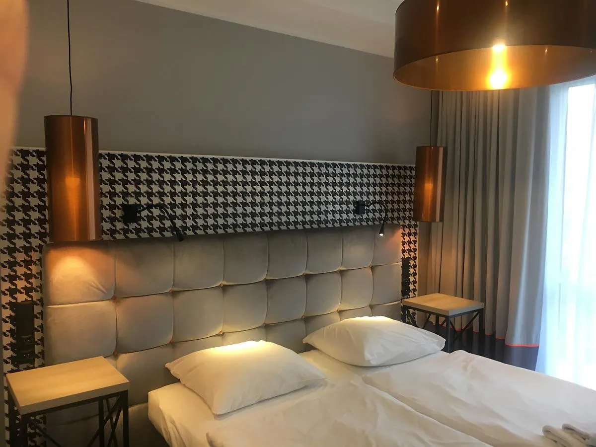 Hotel Pomaranczowa Plaza Sopot 3*,